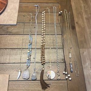 Lot of long necklaces excellent condition